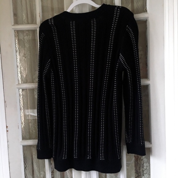 Host Pick:Calvin Klein Black & White Pullover Sweater – Size Medium - Picture 7 of 7